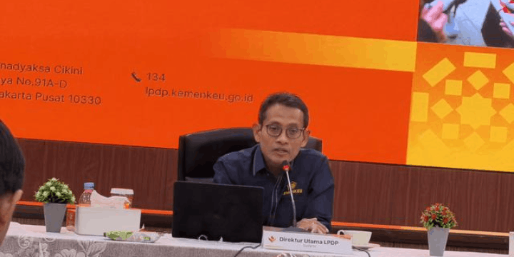 Duit Pajak, Darah dan Keringat Rakyat di Balik Gelar Akademik